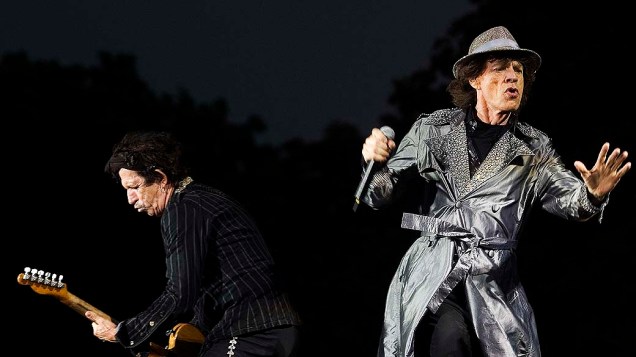O guitarrista Keith Richards e o vocalista Mick Jagger durante show de 2007 na Holanda