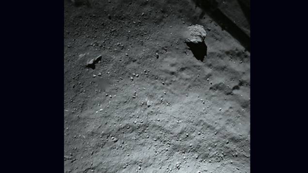 Imagem do primeiro local de pouso no cometa, fotografada pelo robô Philae a 40 metros de altura