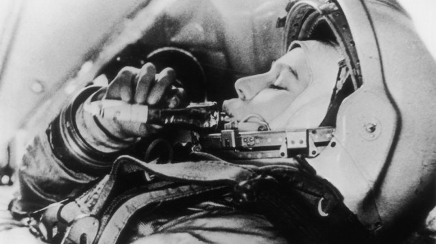 <p>Valentina Tereshkova treinando para ir para o espaço</p>