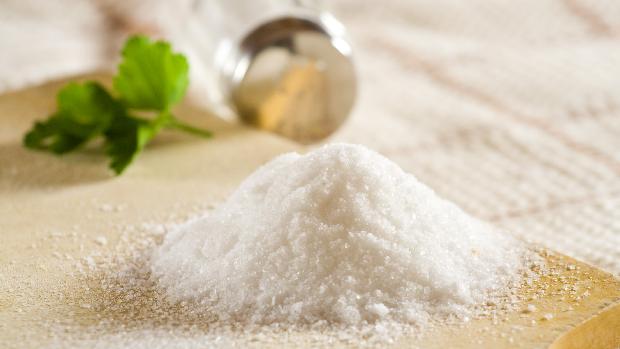 Exagero no sal: cerca de 69% das mulheres e 88% dos homens brasileiros consomem quantidades diárias de sódio acima das recomendadas