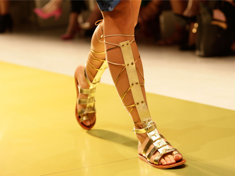 Sandália gladiadora no desfile Mercedes-Benz Fashion Week Australia 2015