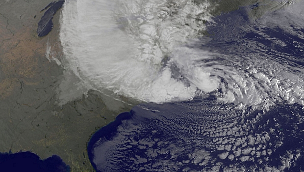 Do espaço, é possível ver o Sandy cobrir a costa nordeste dos EUA