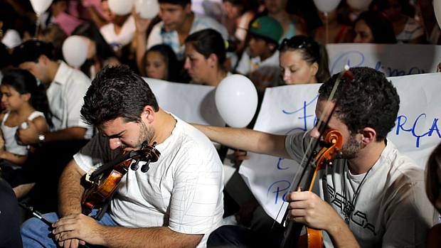 Tristeza e comoção marcaram a marcha na cidade abalada pela tragédia de domingo