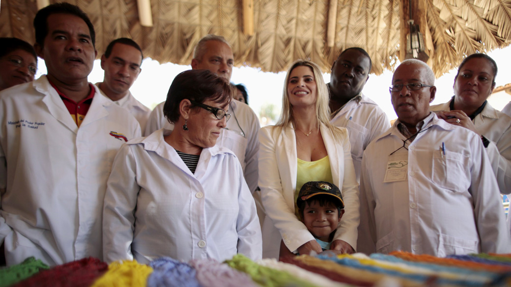 Médicos estrangeiros do programa "Mais Médicos", visitam a Casa de Apoio à saúde Indígena