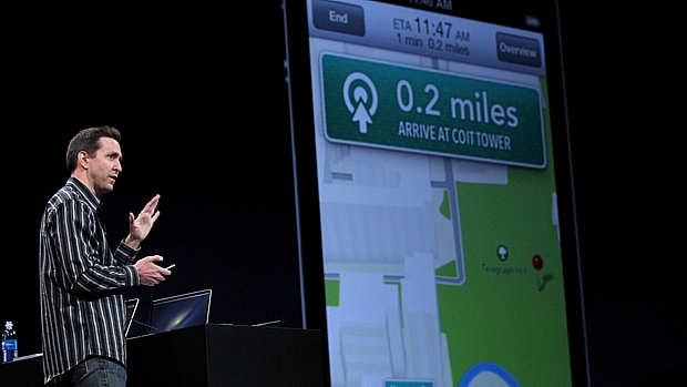 Scott Forstall, encarregado do iOS da Apple, durante a apresentação do iPhone 5