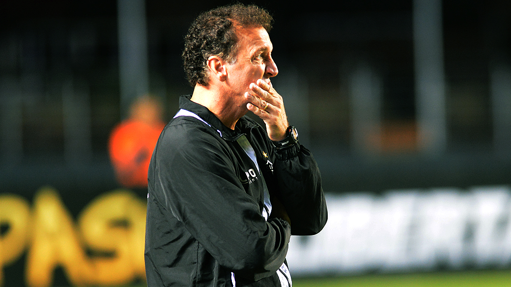 O técnico Cuca deve se apresentar ao Palmeiras nesta segunda-feira