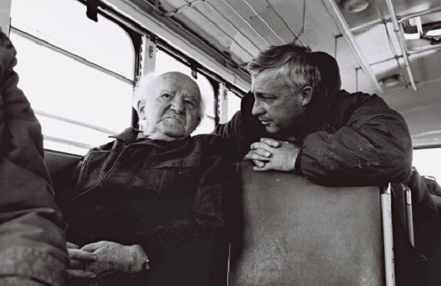 Sharon e o ex-primeiro-ministro David Ben-Gurion em 1971, quando o general comdava as tropas israelenses no sul do país