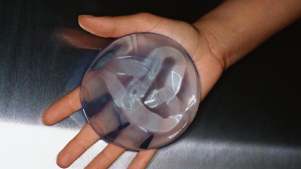 Prótese de silicone: no Brasil são realizadas a cada ano 100.000 cirurgias de implante mamário de silicone