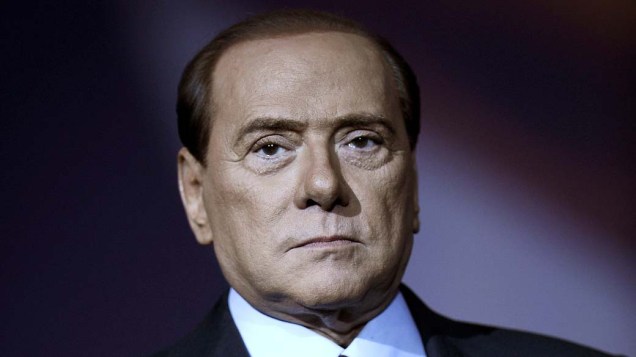 O primeiro-ministro italiano Silvio Berlusconi na gravação de um programa de TV em Roma, Itália