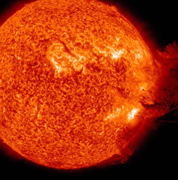 Imagem divulgada pela Nasa em junho mostra erupção solar que desencadeou uma tempestade de radiação em um nível sem precedentes desde 2006