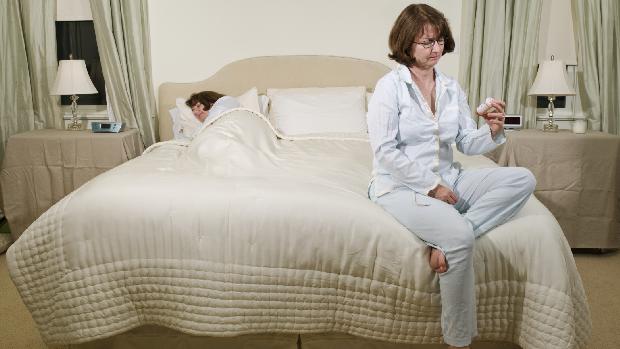 Novo remédio: FDA aprova medicamento destinado para pessoas que acordam durante a noite e não conseguem voltar a dormir