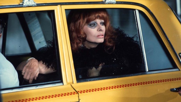 Sophia Loren no filme La Pupa Del Gangster, de 1974