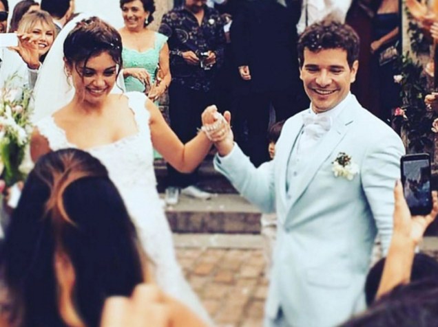 Sophie Charlotte e Daniel de Oliveira se casam no Rio de Janeiro
