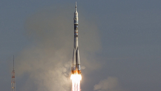 Soyuz TMA-11M decola da base de Baikonur, no Cazaquistão