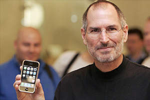 CEO da Apple Steve Jobs afirma que não quer "banir" concorrentes
