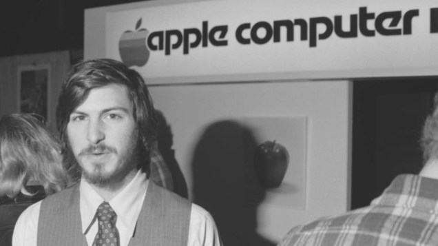 Steve Jobs no lançamento do computador Apple II, abril de 1977