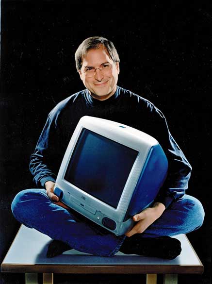 Steve Jobs com o primeiro iMac, Califórnia, 1998