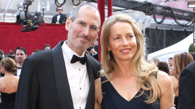 Steve Jobs e a esposa, Laurene Powell, durante a edição 2010 do Oscar, nos EUA