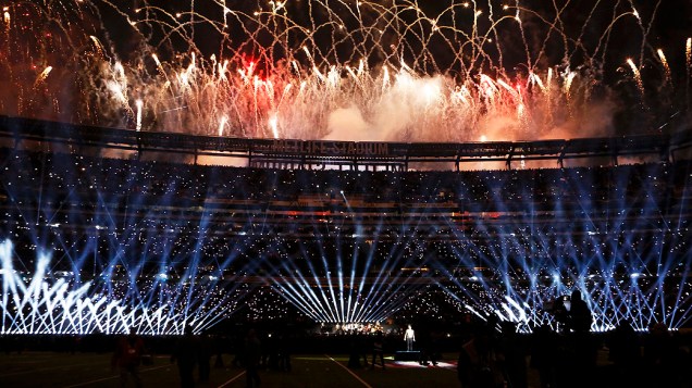 Bruno Mars e Red Hot Chili Peppers fizeram o show do intervalo do Super Bowl entre Denver Broncos e Seattle Seahawks