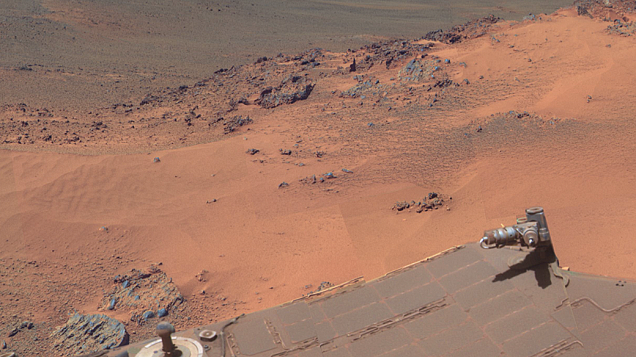 <p>Nesta imagem é possível ver as marcas de poeira sobre as placas solares do Opportunity</p>