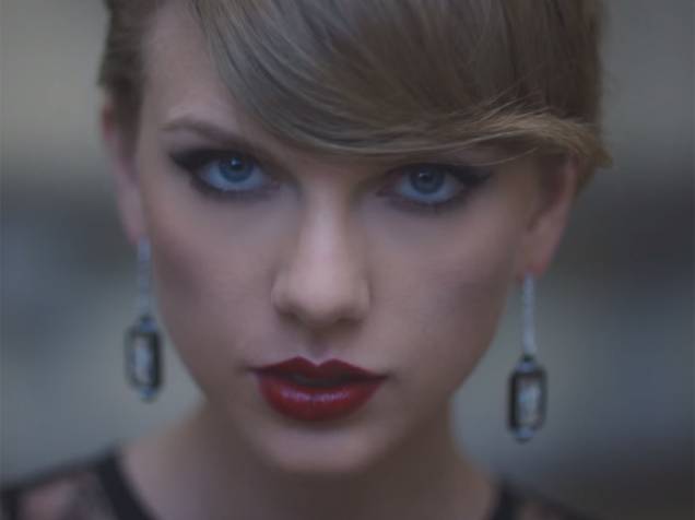 Taylor Swift no clipe de Blank Space