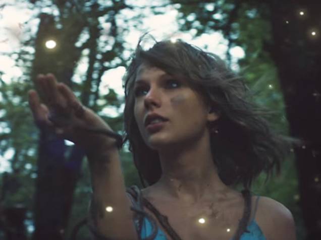 Taylor Swift no clipe ‘Out of the Woods’