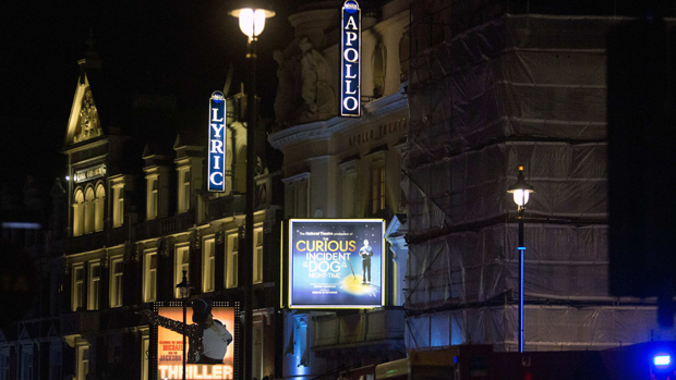 Fachada do Teatro Apollo, em Londres
