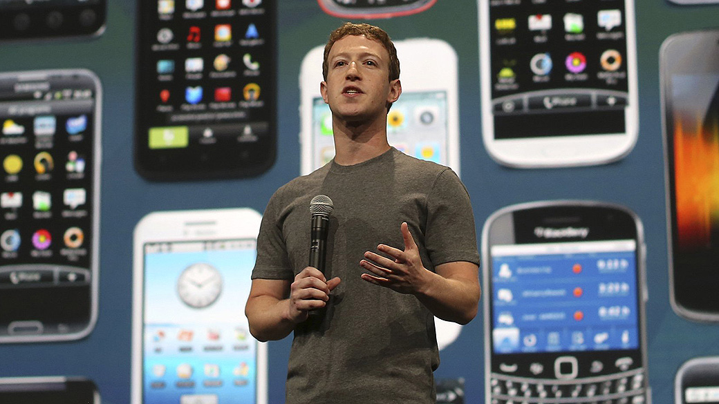 Mark Zuckerberg fala durante conferência f8, na Califórnia