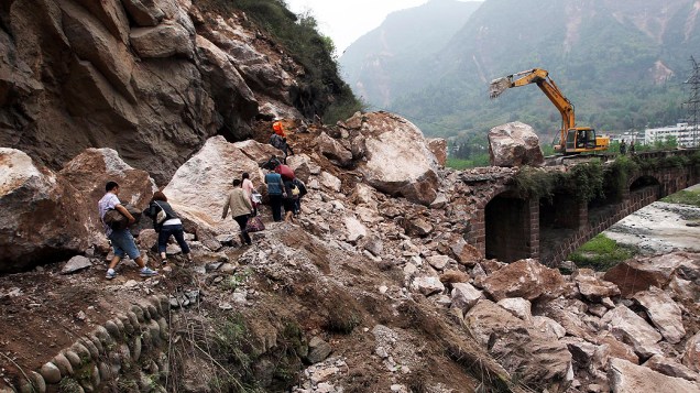 Terremoto deixa mais de 150 mortos na província central chinesa de Sichuan