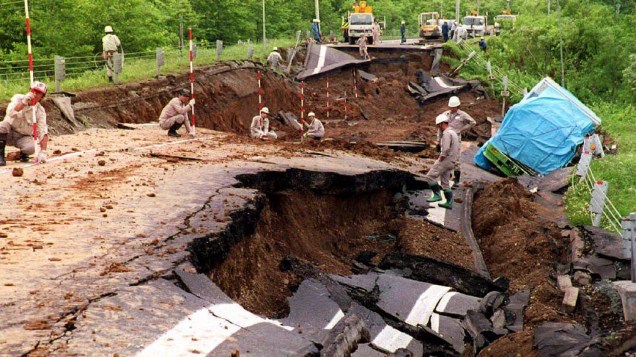<p>12 de julho de 1993: Um terremoto de 7,8 graus na escala Richter provoca a morte de 230 pessoas em Hokkaido</p>