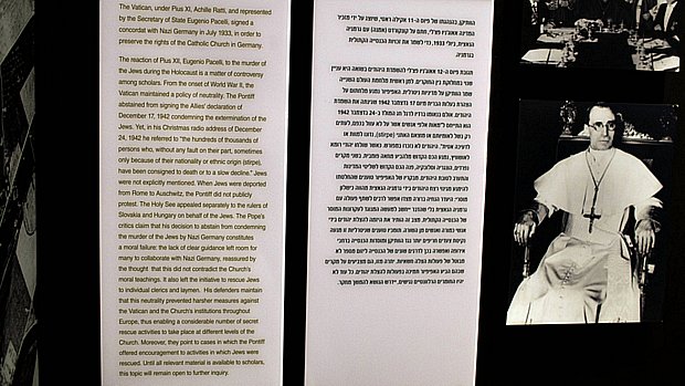 Texto acusava papa Pio XII de não ter feito nada pelos judeus durante o Holocausto
