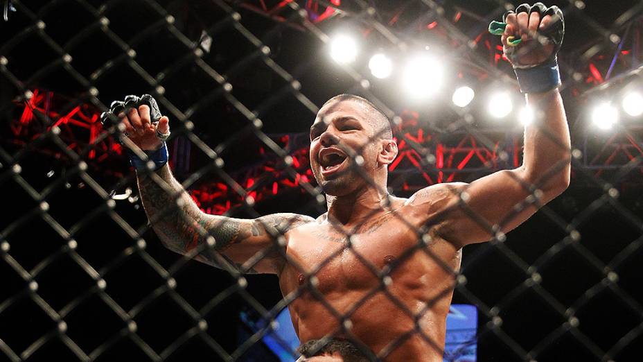Thiago Pitbull vence o canadense Jordan Mein, no UFC 183, em Las Vegas