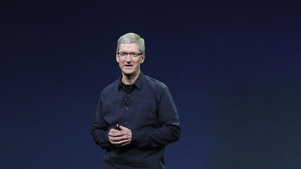 Tim Cook, CEO da Apple, afirma que prioridade da empresa é mudar o mundo, não fazer dinheiro