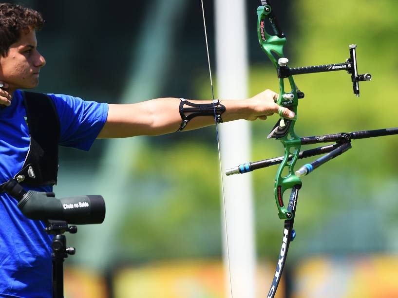 O arqueiro Marcus Vinícius DAlmeida, 17 anos, durante a disputas do tiro com arco nos Jogos Pan-Americanos de Toronto, Canadá