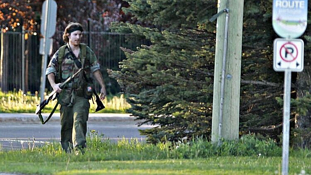 Imagem mostra suspeito de matar policiais em Moncton, no Canadá