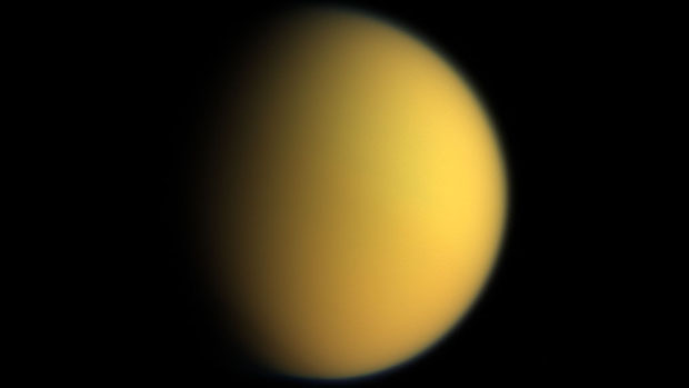 Titã, lua de Saturno: propileno, um dos componentes do plástico, foi encontrado pela primeira vez fora da Terra