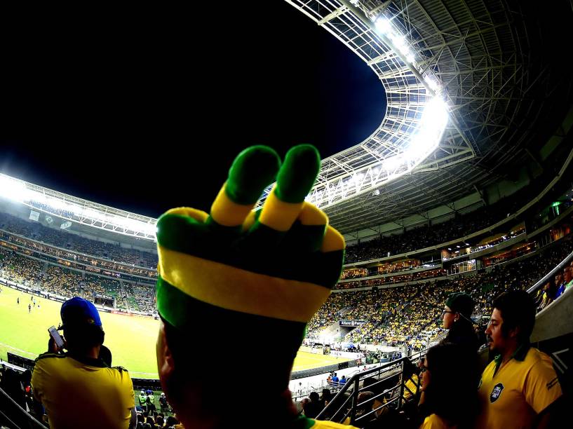 Torcida durante jogo entre Brasil e México