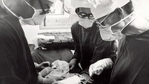 Transplante de rim é realizado em paciente dinamarquesa em 1970