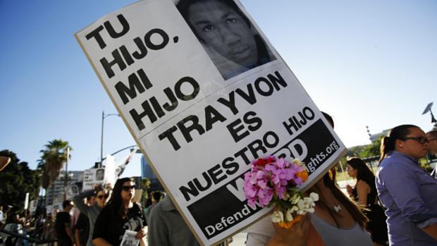 Manifestantes fazem protesto na Califórnia contra a absolvição de George Zimmerman, vigilante comunitário que matou o jovem Trayvon Martin em 2012