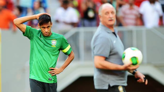 Neymar durante treino da seleção brasileira em Brasília, em 14/06/2013