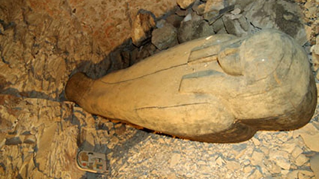 Túmulo de cantora do deus Amon-Rá, encontrado no vale dos Reis, na margem ocidental do Nilo - 15/01/2012