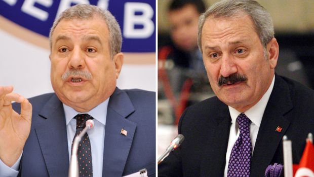 Ministros Zafer Çaglayan (Economia), à direita, e Muammer Güler (Interior) renunciaram em meio a denúncias