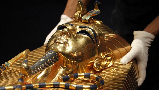 Réplica da tampa do sarcófago do faraó egípcio Tutâncamon