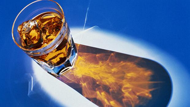 Dona da Jack Daniel’s rejeita oferta bilionária e vira alvo no setor de bebidas