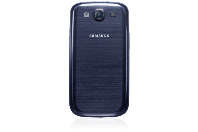 O Galaxy S3, da Samsung, foi apresentado em duas cores: branco e azul escuro