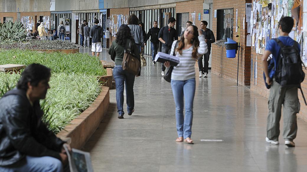UnB: docentes iniciam greve por tempo indeterminado