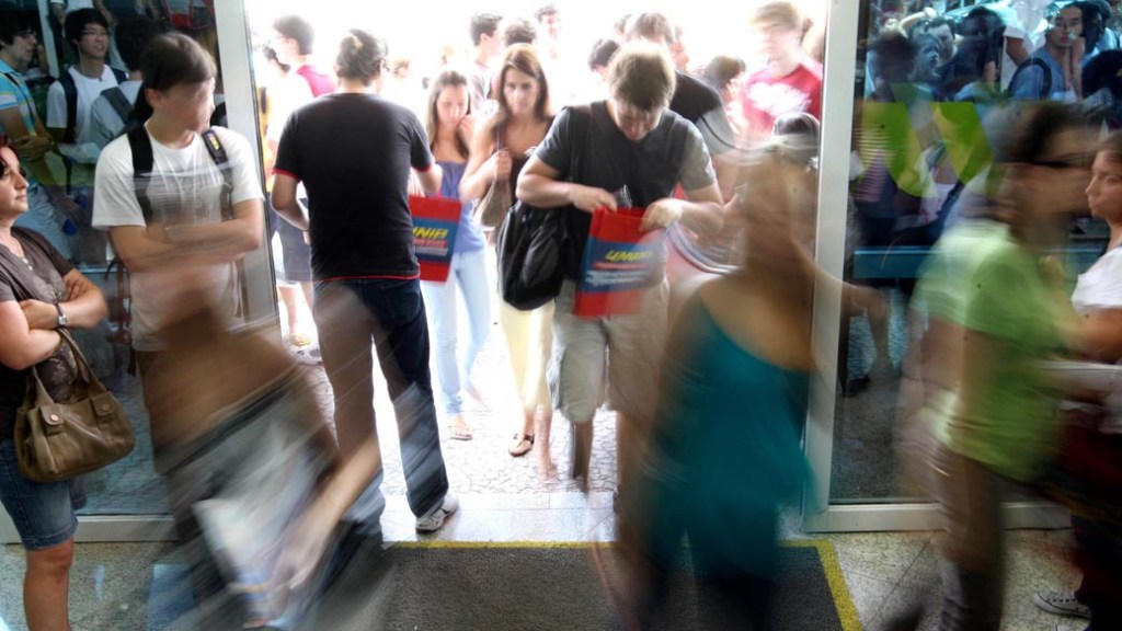 Estudantes chegam para a segunda fase do vestibular da Unicamp