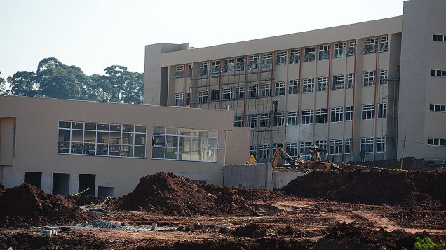 Inaugurada em 2006 como marco do Reuni, a Universidade Federal do ABC (UFABC), na Grande São Paulo, ainda não está concluída. Em 2008, a previsão era que de tudo estivesse concluído em 2009