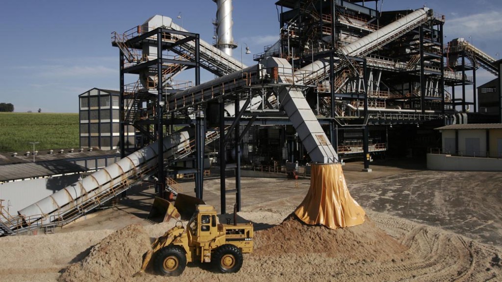 Bagaço da cana-de-açúcar usado para a geração de energia elétrica na Usina de Santa Adelia em Jaboticabal, São Paulo
