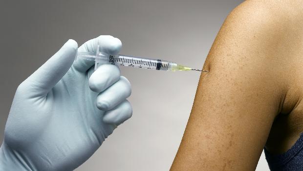 HPV: vacina ajuda a prevenir a transmissão do vírus causador do câncer do colo do útero